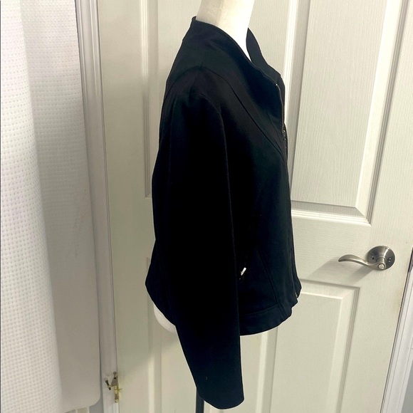 Tribal Women’s Black Bomber Jacket Pockets Zipper Closure Collar Fitted Sz. 14 - Picture 8 of 13